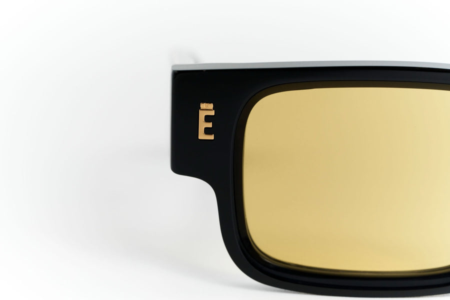 Ë